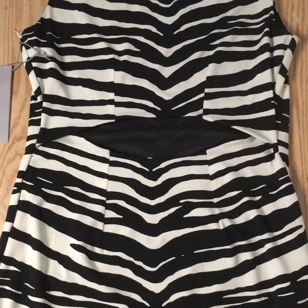 New Jennifer Lopez Xebra Print Mini Dress with Small Cut Out in the Back Size XS